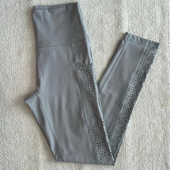 Aerie Chill Play Move 7/8 leggings Gray Size Medium - Picture 1 of 8
